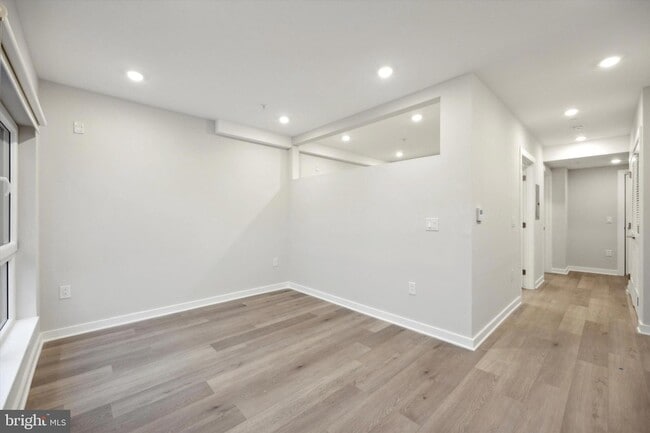 Building Photo - 3449 Scotts Ln
