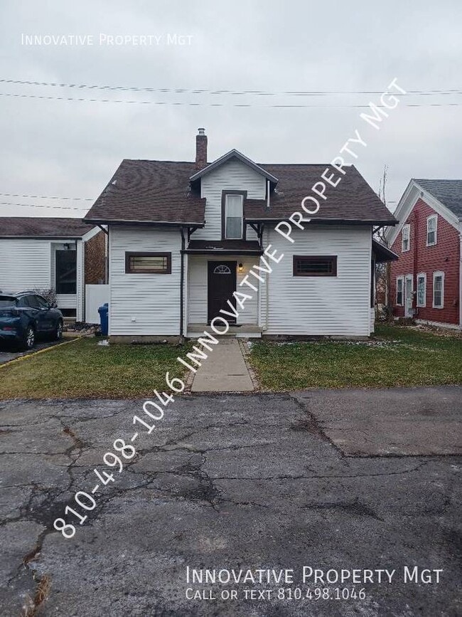 Building Photo - 325 N State Rd