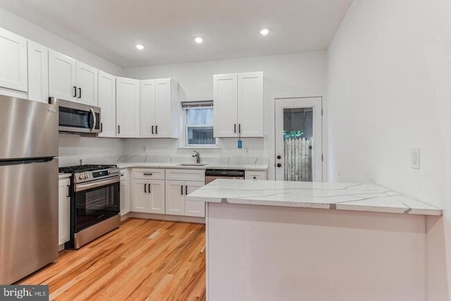 Building Photo - 1642 Olive St