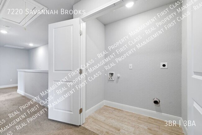 Building Photo - 7220 Savannah Brooks