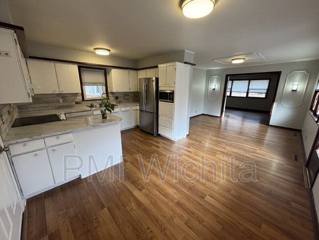 Building Photo - 9601 W Tee Ln