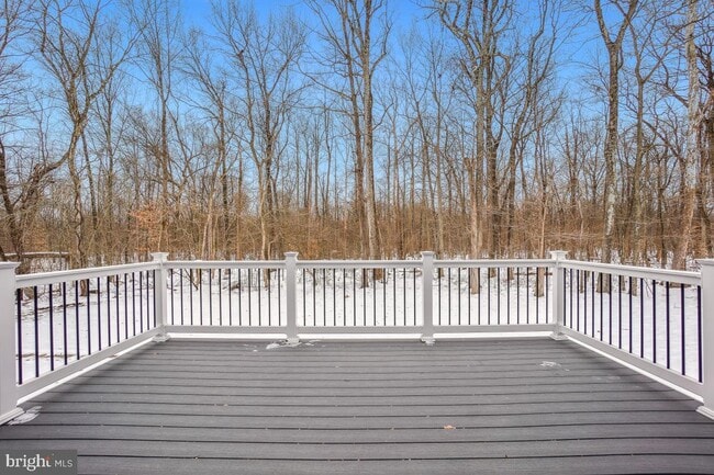 Building Photo - 817 Falcon Dr