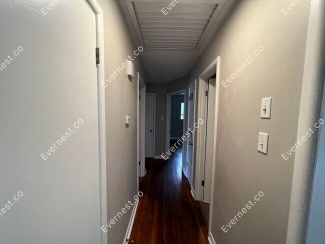 Building Photo - 5603 Bluebell Dr