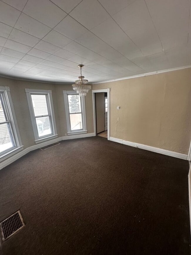 Building Photo - 97 Glendale Park