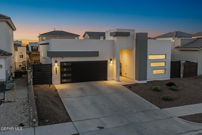 Building Photo - 905 Witton Pl