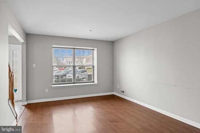 Building Photo - 1505 Beacon Hill Dr