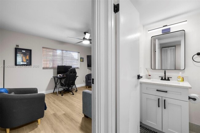 Building Photo - 6100 S Falls Cir Dr