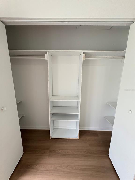 Building Photo - 28 Oak Run