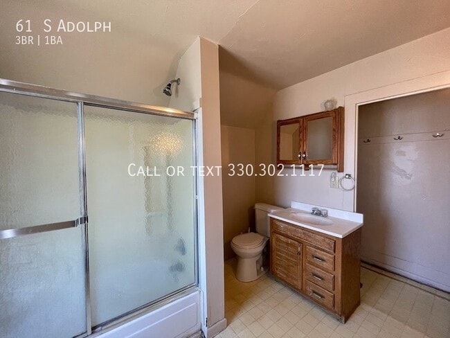 Building Photo - Three bedroom one bathroom duplex for rent