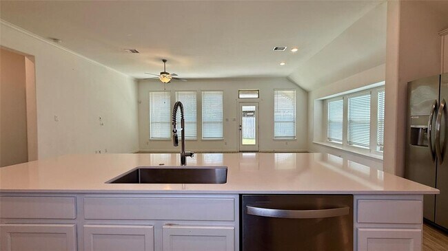 Building Photo - 13018 Hydeland Dr