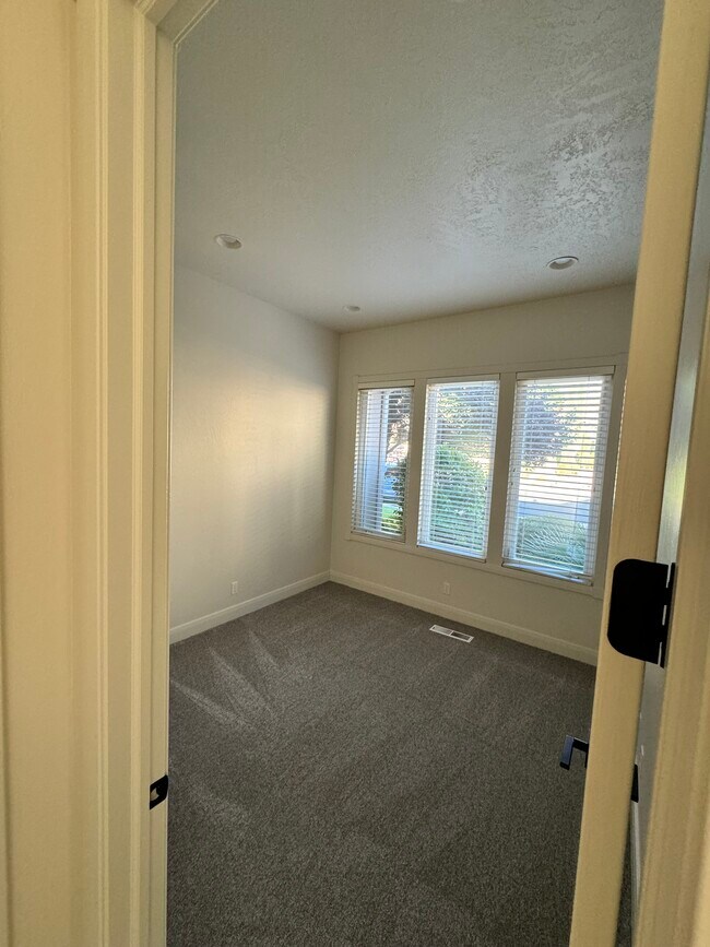 Bonus Room - 134 S 1160 West Cir