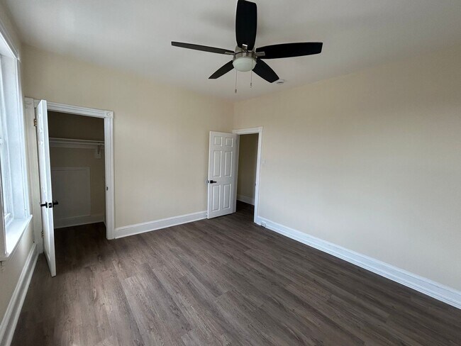 Building Photo - 423 Righter St