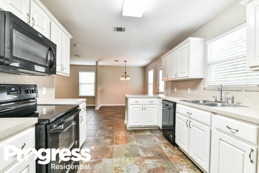 Building Photo - 4722 San Antonio River Dr