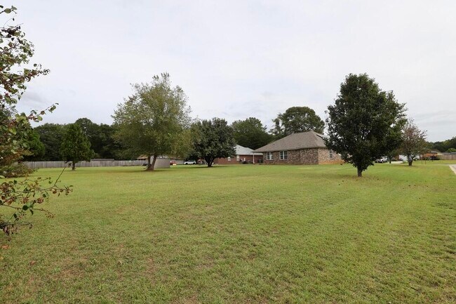 Building Photo - 60 Vinca Ct