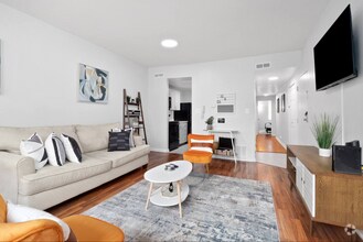 Building Photo - Pershing Properties