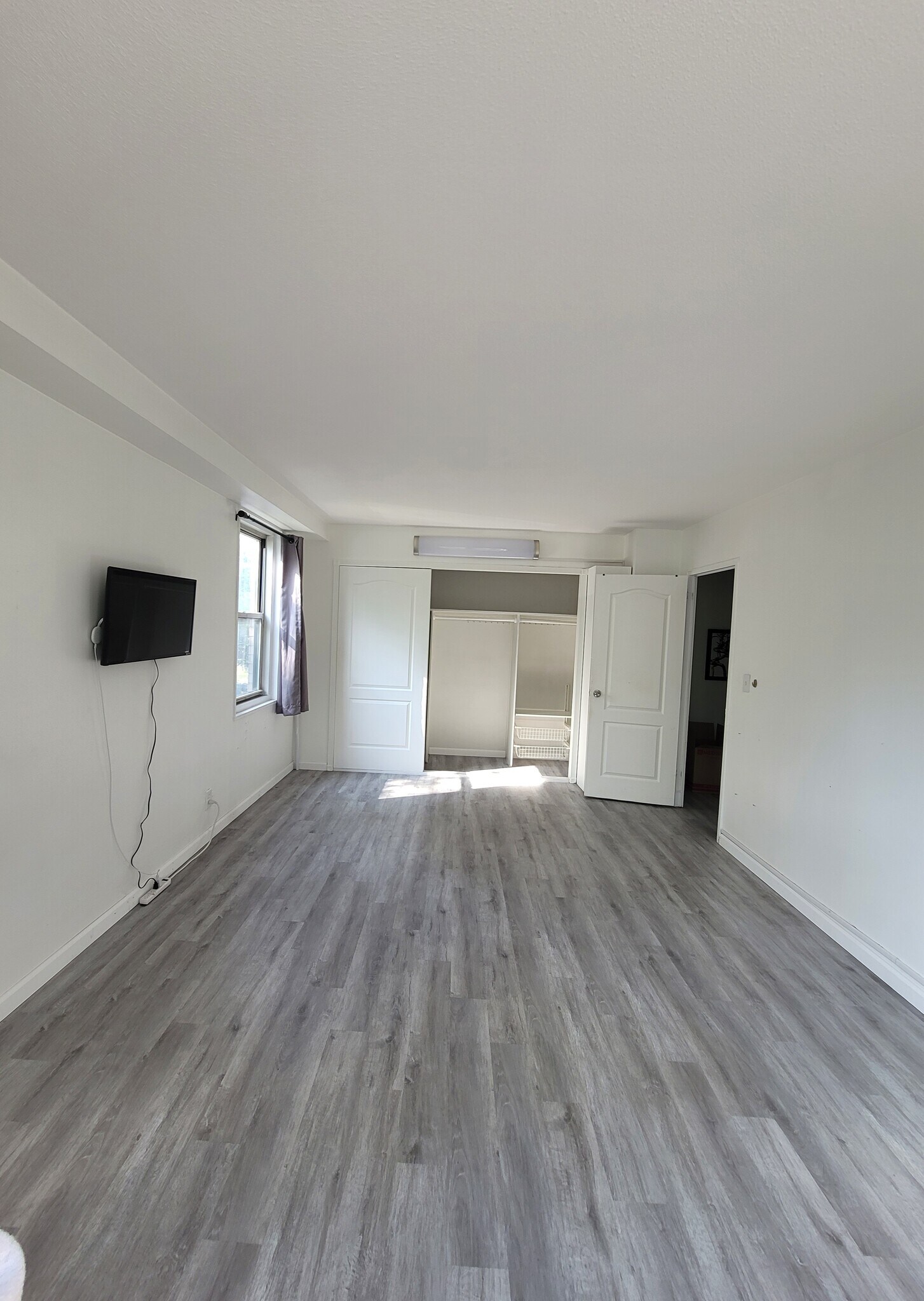 Building Photo - 201 Saint Pauls Ave
