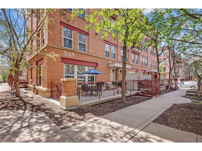 Building Photo - 545 N 1st St