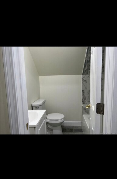 Building Photo - 54 Winthrop St