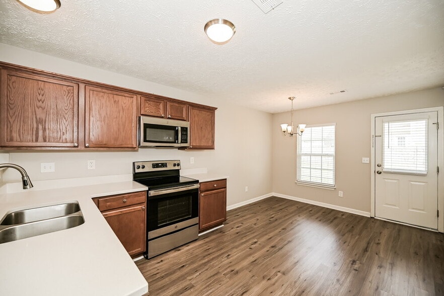 Building Photo - 4002 Deer Run Trace