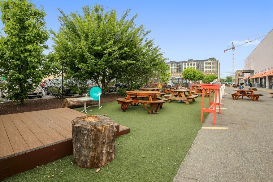 Building Photo - 1110 3rd St NE