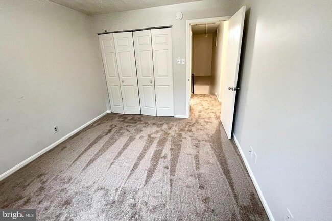 Building Photo - 11 Fenceline Dr