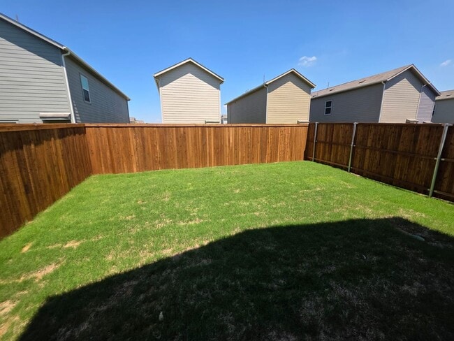 Building Photo - NEWLY BUILT 3 bedroom 2.5 Bath *2 MONTHS O...