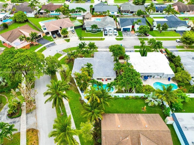 Building Photo - 9614 SW 134th Ct