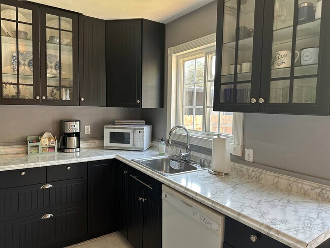 Building Photo - 7221 Vassar Ave