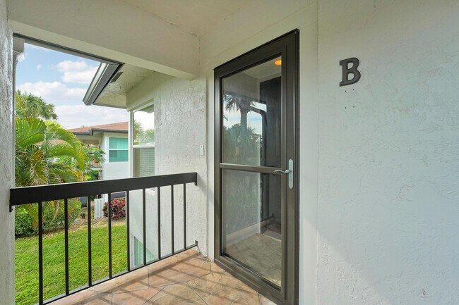 Building Photo - 13679 Date Palm Ct