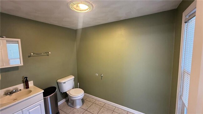 Building Photo - 108 Phenix Ave