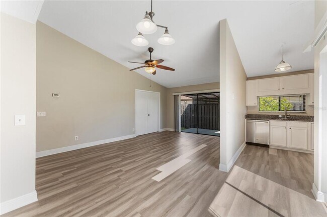 Building Photo - 5201 Bellefield Dr