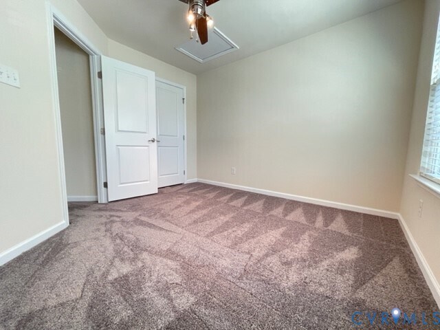 Building Photo - 8107 Creekside Village Dr