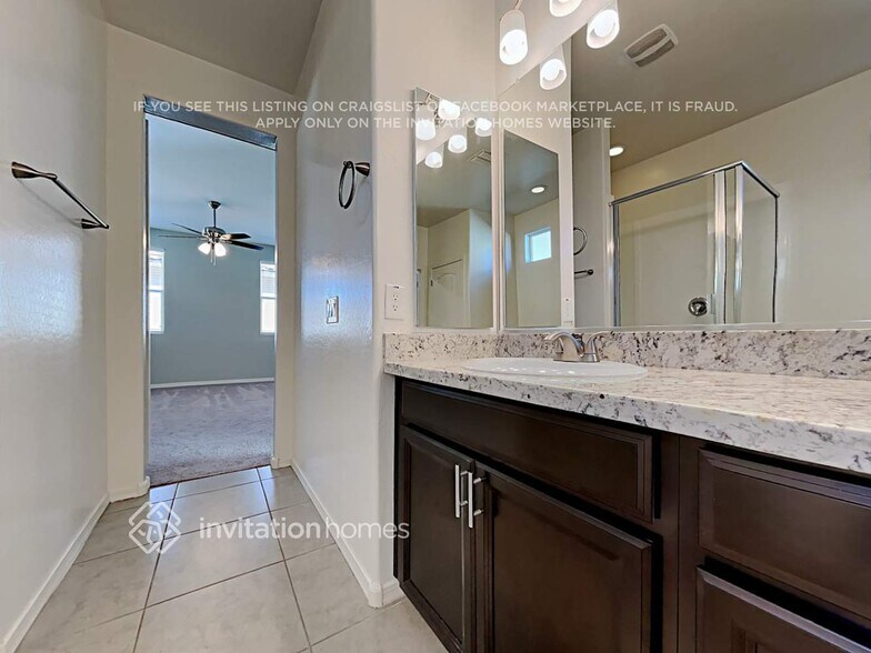 Building Photo - 4282 E Toledo St