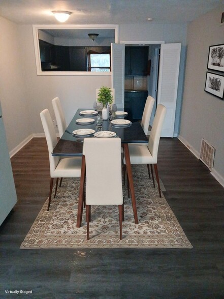 Building Photo - 2113 Church Ln