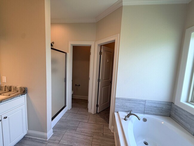 Building Photo - 3520 Windwood Circle.