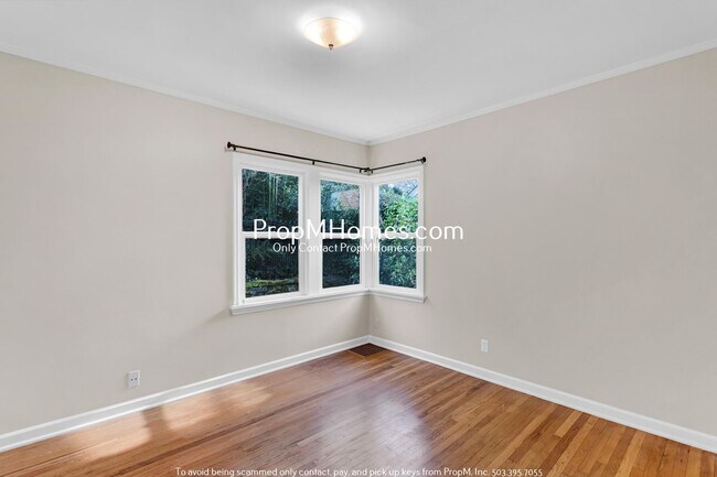 Building Photo - Timeless Updated Home in South Burlingame!...