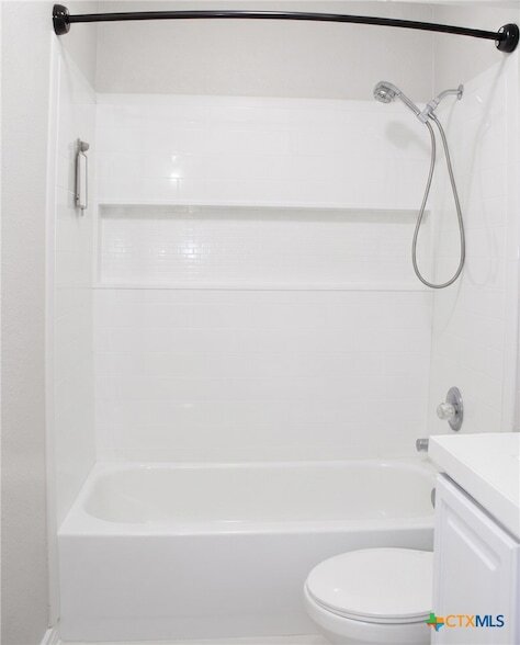 Building Photo - 2102 Hunt Dr