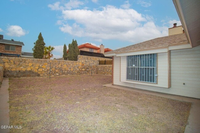 Building Photo - 11601 Soberana Ln