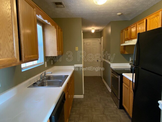 Building Photo - 6153 Lauren Ln