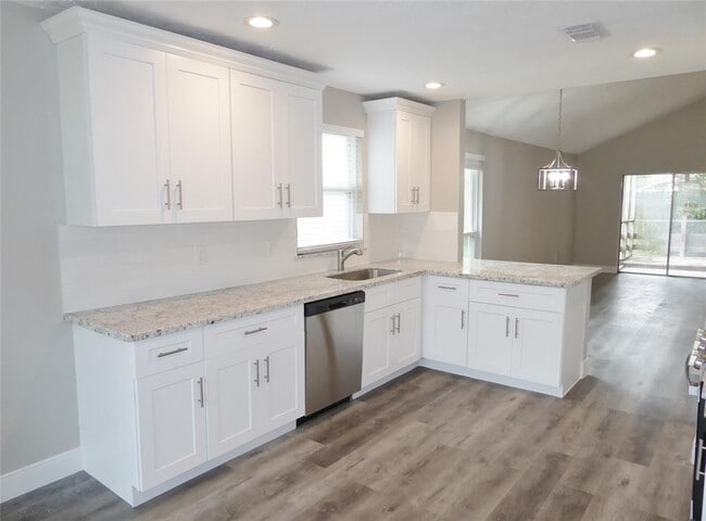 Building Photo - 8126 Glorieta Dr
