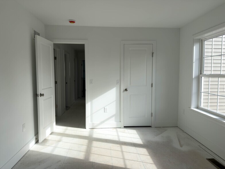 Building Photo - 108 Meadows Bnd