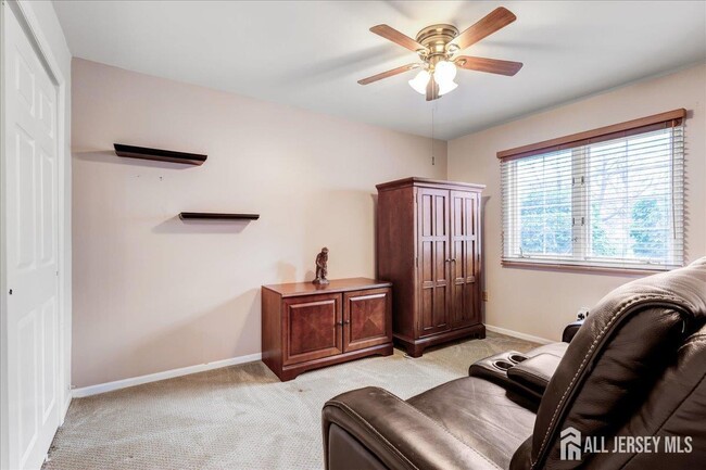Building Photo - 38 Rutland Ln