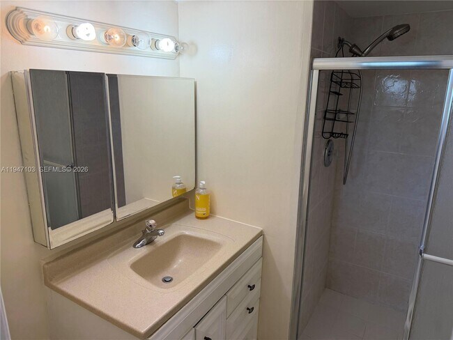 Building Photo - 7891 Sunrise Lakes Dr N