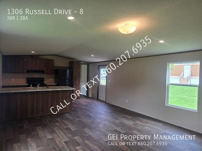 Building Photo - 1306 Russell Dr
