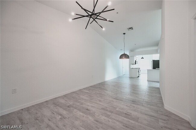Building Photo - 26700 Rosewood Pointe Dr