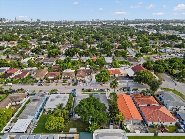 Building Photo - 2465 NW 35th St