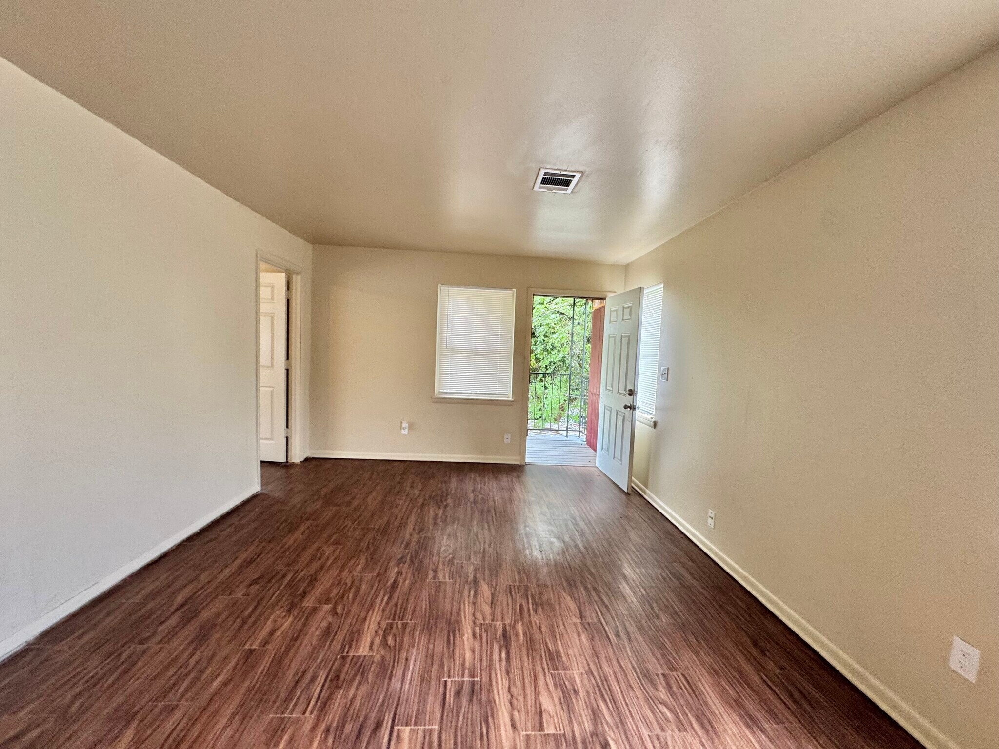 Building Photo - 444 Babb Dr