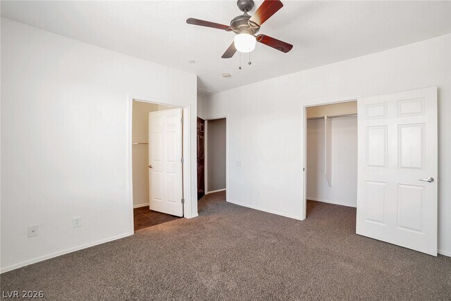 Building Photo - 6868 Sky Pointe Dr
