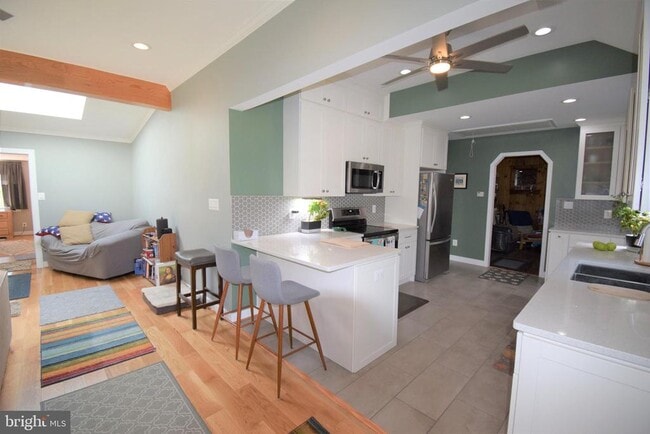 Building Photo - 8811 Badger Dr