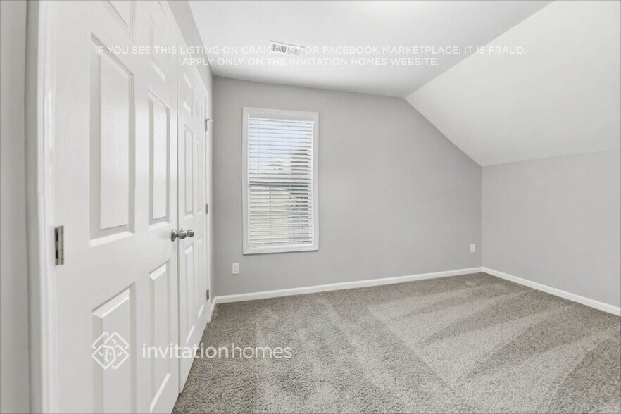 Building Photo - 204 Zircon Ln